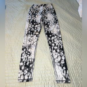 Aerie Offline Leggings. Size M. 7/8 High Rise